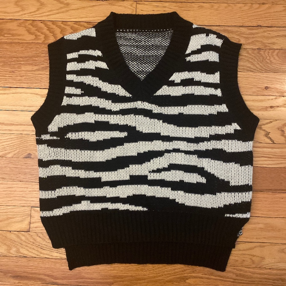 SHEIN Zebra Sweater Vest